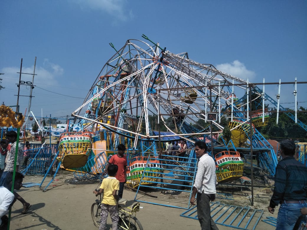 नौरोजाबाद झूला झूलने के दौरान हुआ हादसा 11 लोग घायल 