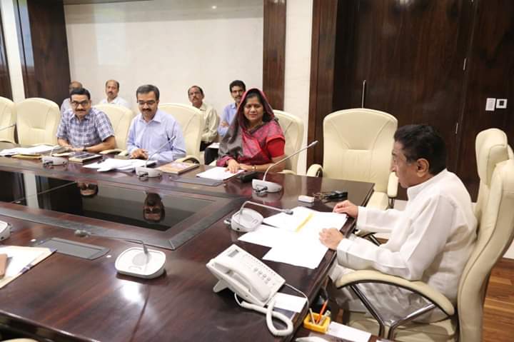 कुपोषण को खत्म करने के लिए  सतत निगरानी जरूरी -- मुख्यमंत्री कमलनाथ  संतोष प्रसाद तिवारी RPKP INDIA NEWS भोपाल   भोपाल।  मुख्यमंत्री माननीय कमलनाथ जी ने आज मंत्रालय में महिला एवं बाल विकास विभाग की समीक्षा करते हुए कहा कि कुपोषण को जड़ से खत्म करने के लिए जो प्रयास किए जा रहे है उसकी निगरानी और परिणामों की सतत् समीक्षा की जाना चाहिए।