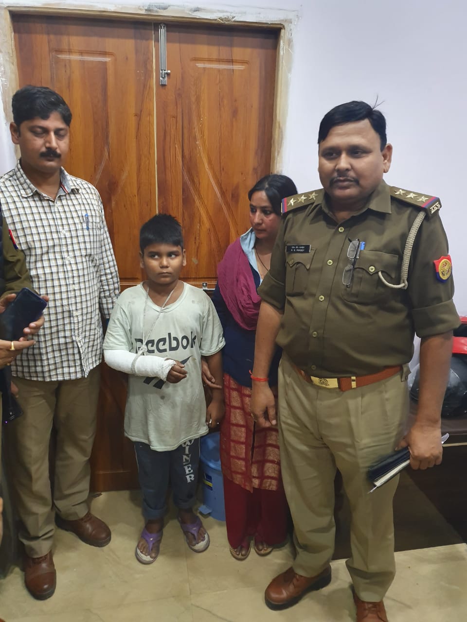 बच्चे खोने की खबर के महज आधे घंटे के अंदर वजीरगंज पुलिस की तत्परता से बच्चा हुआ बरामद