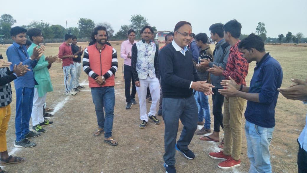 धूरकोट क्रिकेट क्लब के तत्वाधान में क्रिकेट टूर्नामेंट का आयोजन