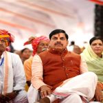 मुख्यमंत्री डॉ. मोहन यादव ने शुजालपुर में किसानों के साथ सुना मन की बात कार्यक्रम