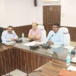 ई-विकास पोर्टल से होगा उर्वरक वितरण, कलेक्टर ने की व्यवस्था की समीक्षा