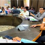 कलेक्टर विवेक श्रोत्रिय के निर्देश: पदोन्नति प्रक्रिया तेज, स्कूल-छात्रावासों का होगा औचक निरीक्षण**