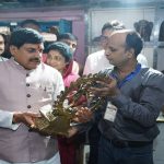 निर्धारित कार्यक्रम से हटकर पीतल शिल्पकार के घर पहुंचे मुख्यमंत्री डॉ. मोहन यादव