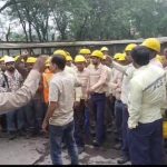 पैकिंग हाउस के करीब 10 श्रमिकों की ड्यूटी बंद करने पर भड़का आक्रोश