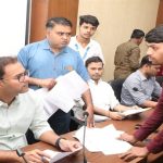 जनसुनवाई में कलेक्टर श्री तिवारी ने सुनीं 207 आवेदकों की समस्याएं अधिकारियों को समय-सीमा में गुणवत्तापूर्ण एवं संतोषजनक निराकरण के दिए निर्देश
