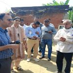कलेक्टर श्री तिवारी ने ग्राम छाता के प्रगतिशील कृषक के खेत का किया भ्रमण मिश्रित खेती से जोखिम घटाकर आय बढ़ाने की दिशा में आगे बढ़ रहे कृषक सुंदरलाल वर्मन